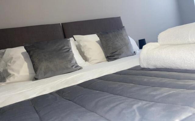 Roomotel - Sir Robert Peel Court
