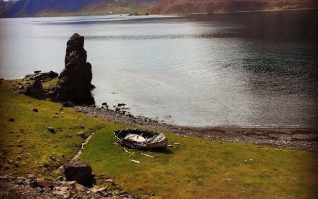 Urðartindur Guesthouse