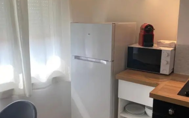 2nd floor Cozy Central Flat with free parking
