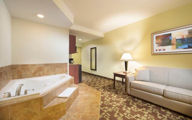 Holiday Inn Express & Suites Port St. Lucie West, an IHG Hotel