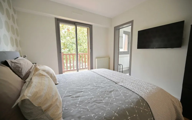 Very Nice Apartment With Balcony - 4p/1br - 600m From the Beach