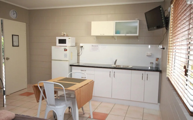 Seaforth Holiday Units