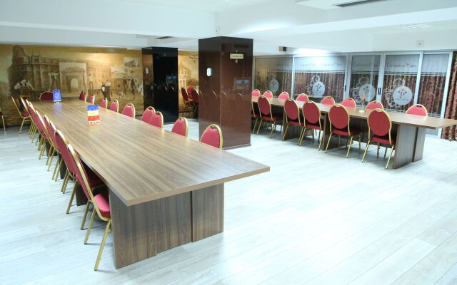 Grand Pier Hotel Old Town