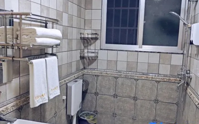 E Family B&B (Biancheng Chadong Scenic Area)