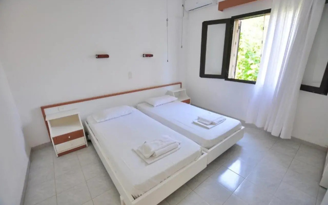 Antigonis Apartments