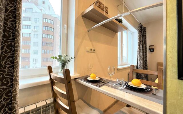 Сутки как дома на улице Сакко и Ванцетти 77