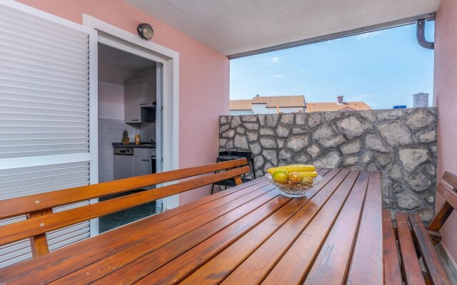 Nice Apartment in Omisalj With Wifi and 1 Bedrooms