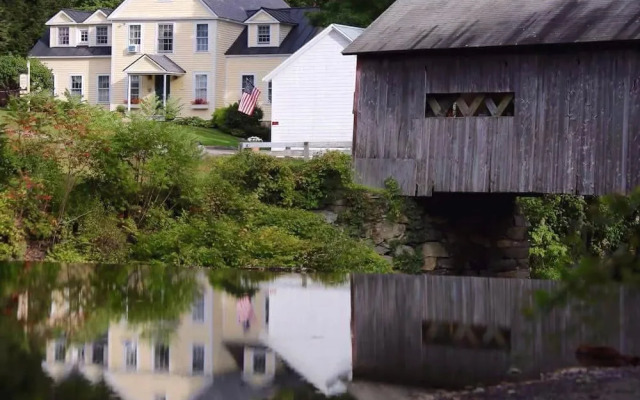 Green River Bridge House