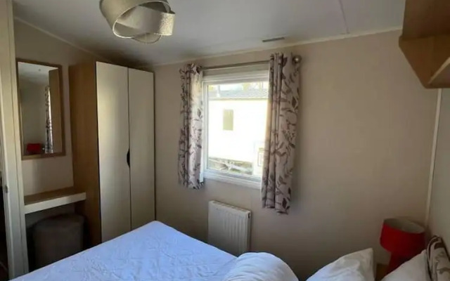 Stunning 8 Berth Caravan in Poole