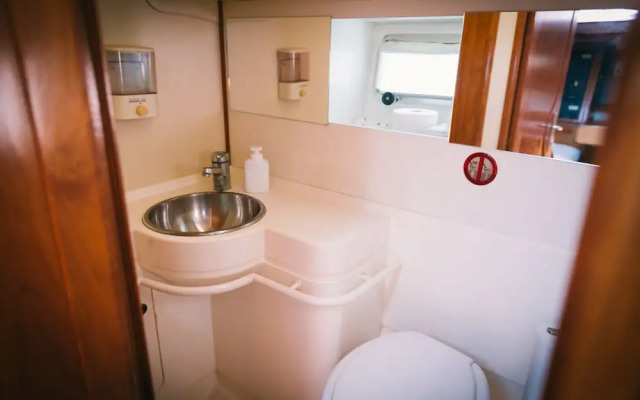 Sheliak boat and breakfast