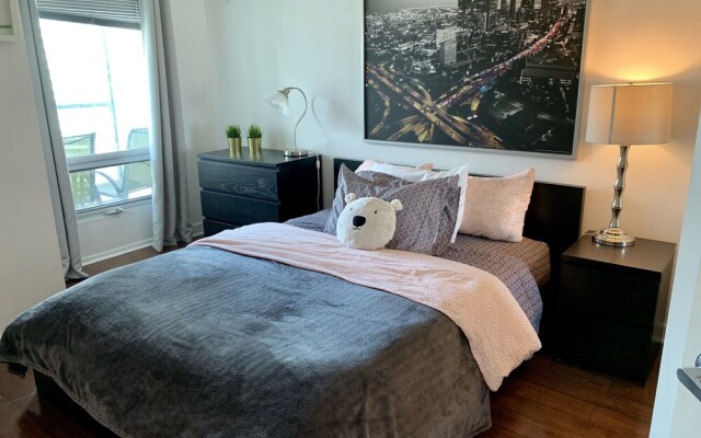 Room near Blue Jays CN Tower