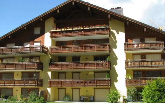 Haus Rätia, Klosters Platz