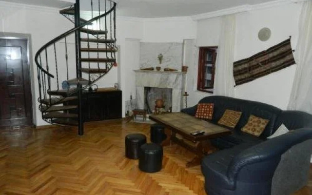 Batumi Golden Fish Bakuri