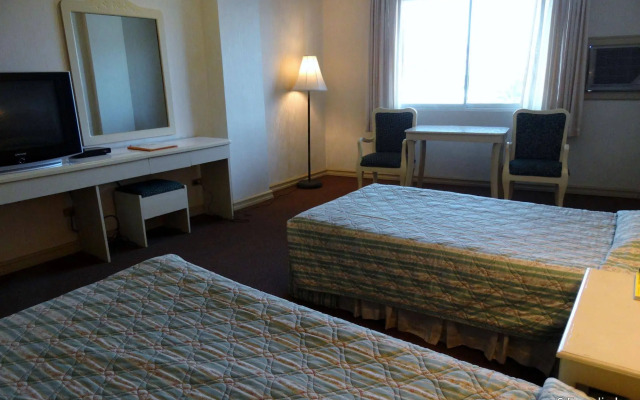 Orange Grove Hotel