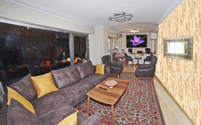 Le Safran Palace