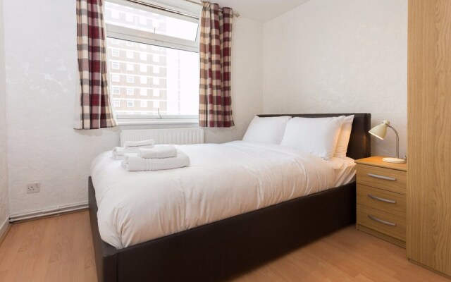 4 Bedroom Apartment in Shepherd's Bush Accommodates 10