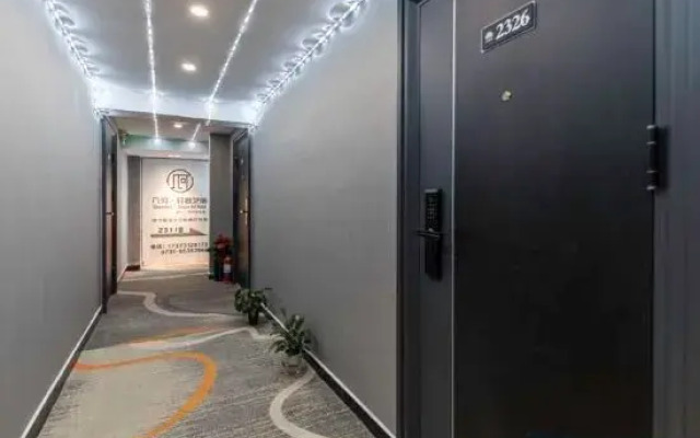 Jihe Light Luxury Art Hotel（Wuyi Square Station）