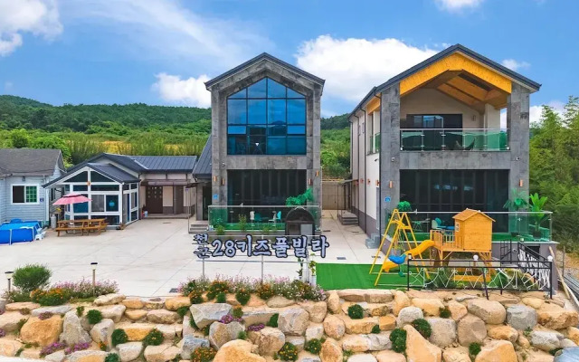 Gyeongju Cheongun28 Kids Poolvilla