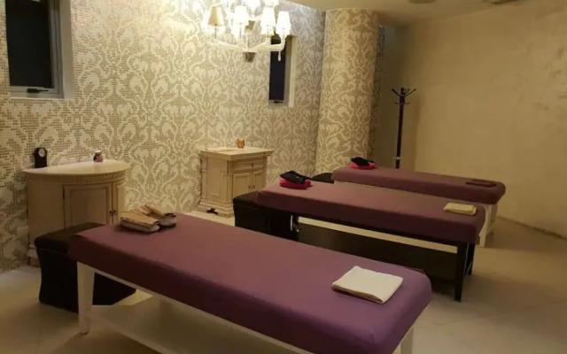 Azure Luxury Beach Suites by VacationsPH