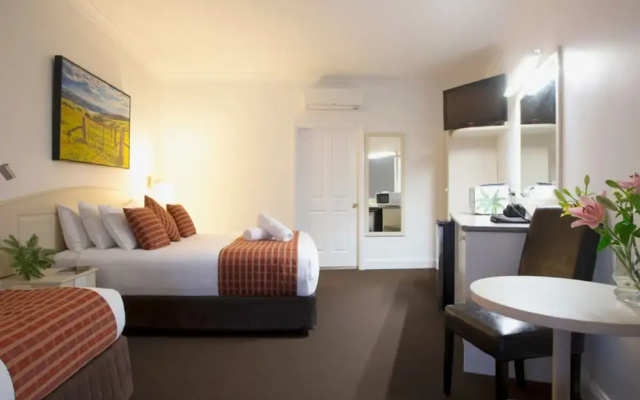 Bowen Inn Motel