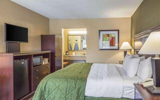 Quality Inn & Suites Greenville - Haywood Mall