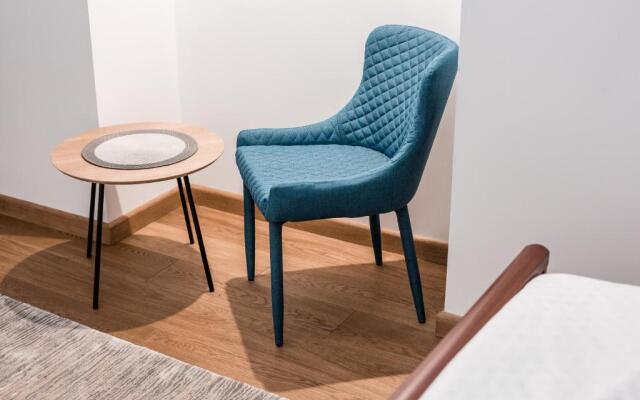 Romari площа Міцкевича