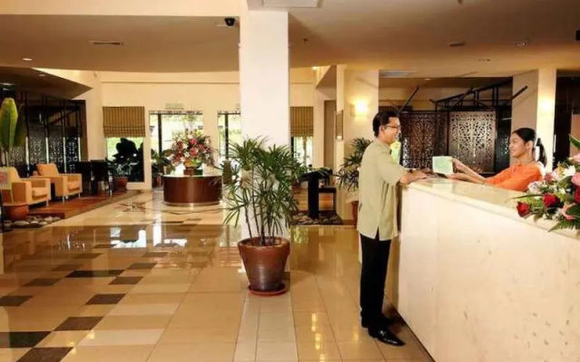 OYO 90301Suria Serv.Aptos@Bukit Merak Laketown Res