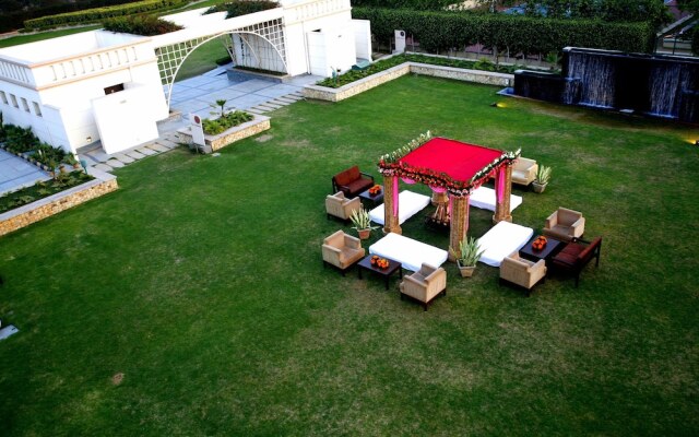 TreeHouse Hotel Club & Spa