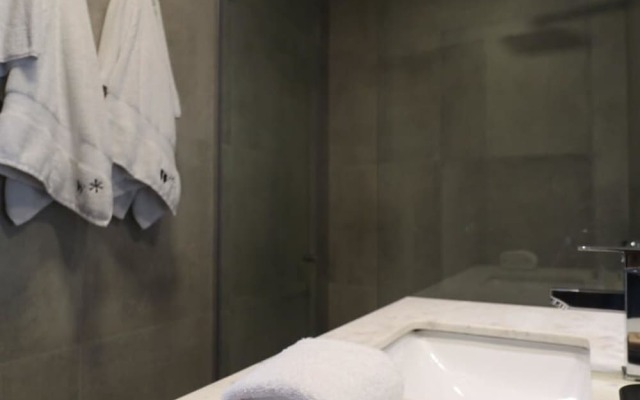 w Industrial Loft With Balcony in Barranco