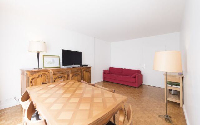 Luxembourg Gardens Hideaway