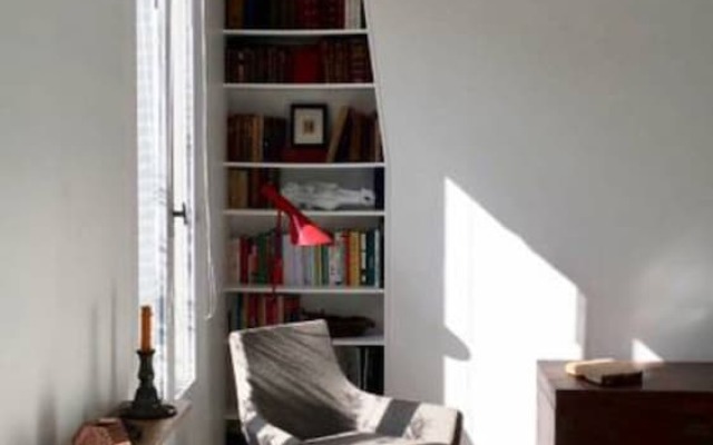 Modern Studio In Paris With Balcony