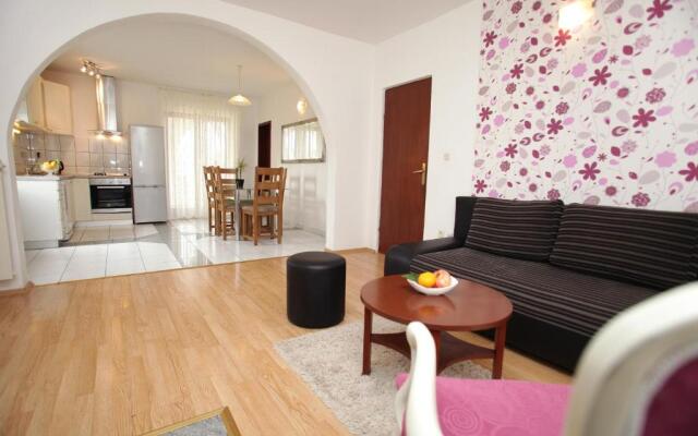 Apartment Natali - 5M from beach