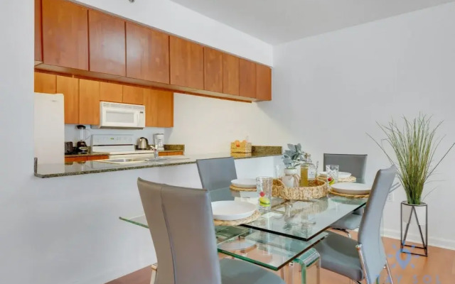 Beautiful 1 BR Apartment With Modern Amenities