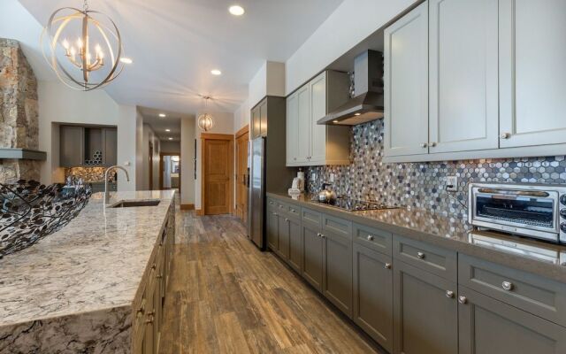 Lone Eagle #3050 - 4 Br Condo