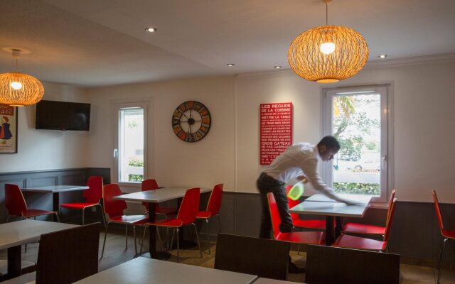 Kyriad Direct Orleans Ouest