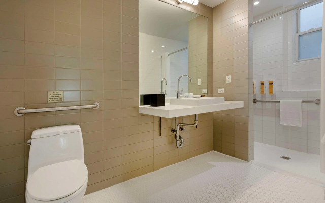 Best Western Plus Hospitality House