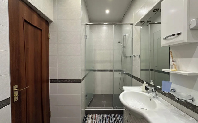 Apartment by Luxe Group DI888