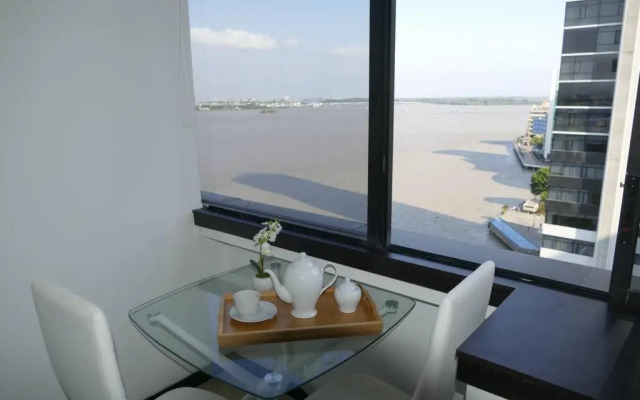 ECUSUITES Habitación Independiente Vista al Río Piso 10