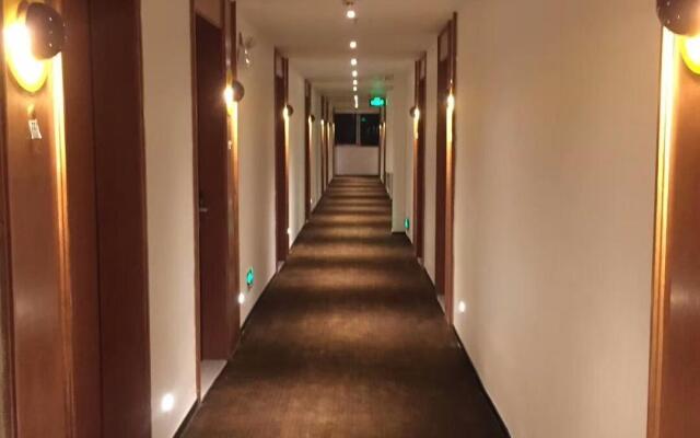 IU Hotels·Maoming South Renmin Road Youcheng Building