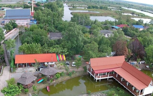 Saeng Tai Amphawa Resort