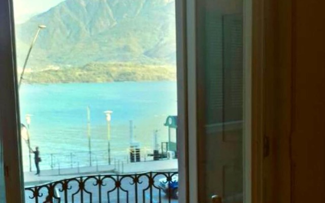 Elegant Central Large House on Lake Como