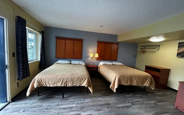 OYO Travelers Inn