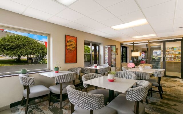 Baymont by Wyndham Lancaster PA Dutch Country