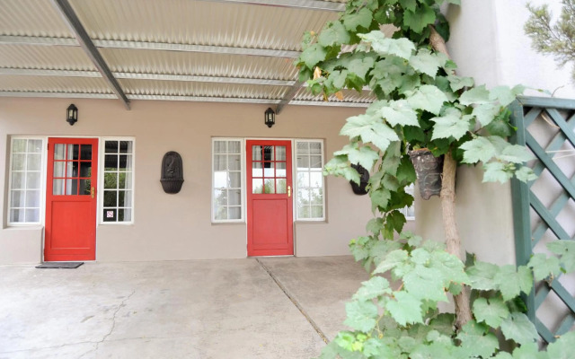 Versailles Self-Catering