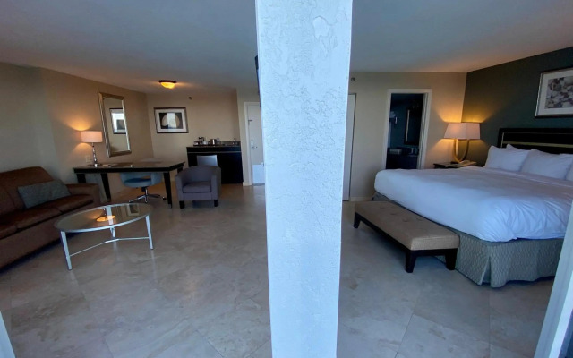 Radisson Suite Hotel Oceanfront