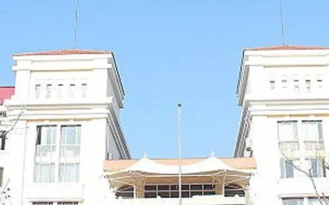 青岛卧龙山水大酒店