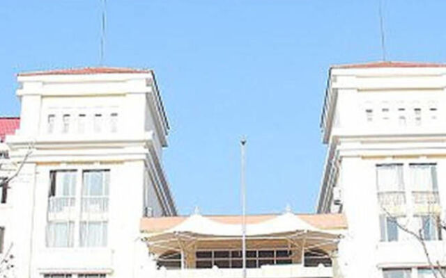 Wolong Shanshui Hotel - Qingdao
