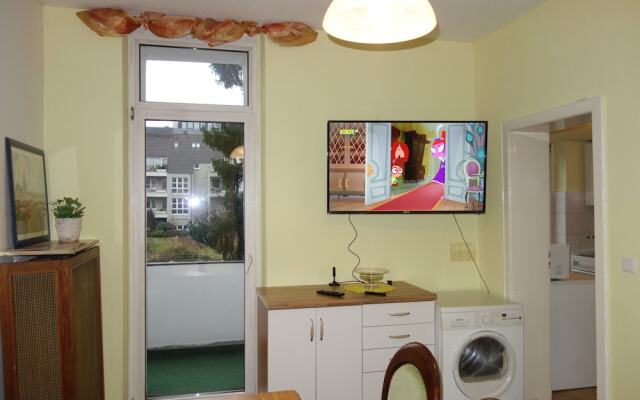 Tolstov-Hotels Large 3,5 Room Apartment