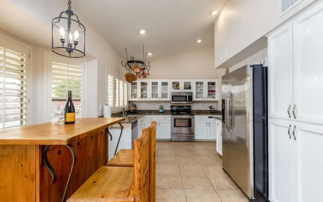 Casa Willow 4 Bedroom Home by RedAwning