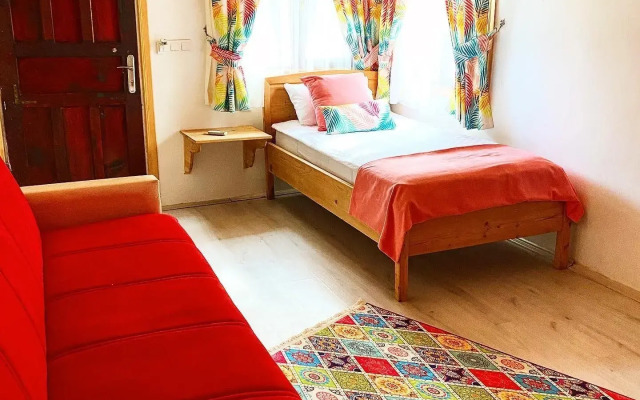 Kara Kedi Beach Bungalow